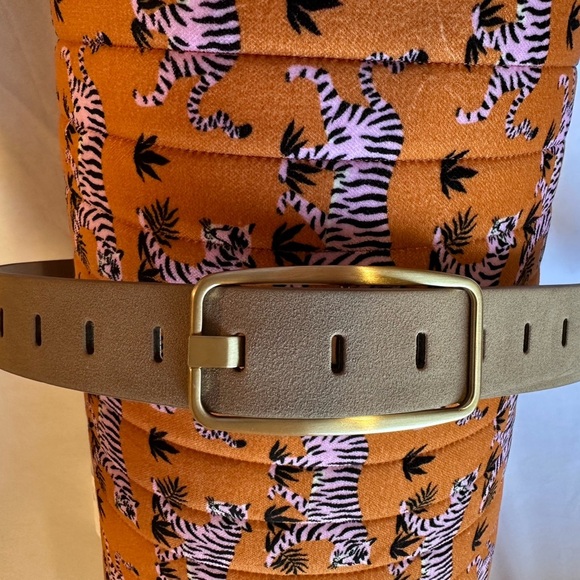 unknown Accessories - Elegant Tan Women's Belt